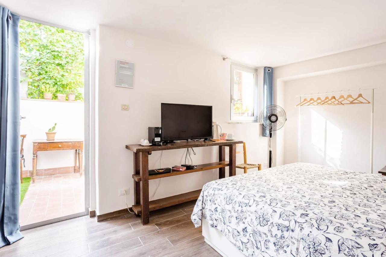 Home Rising Sun - Rooms With Private Bathrooms Catania Exterior photo